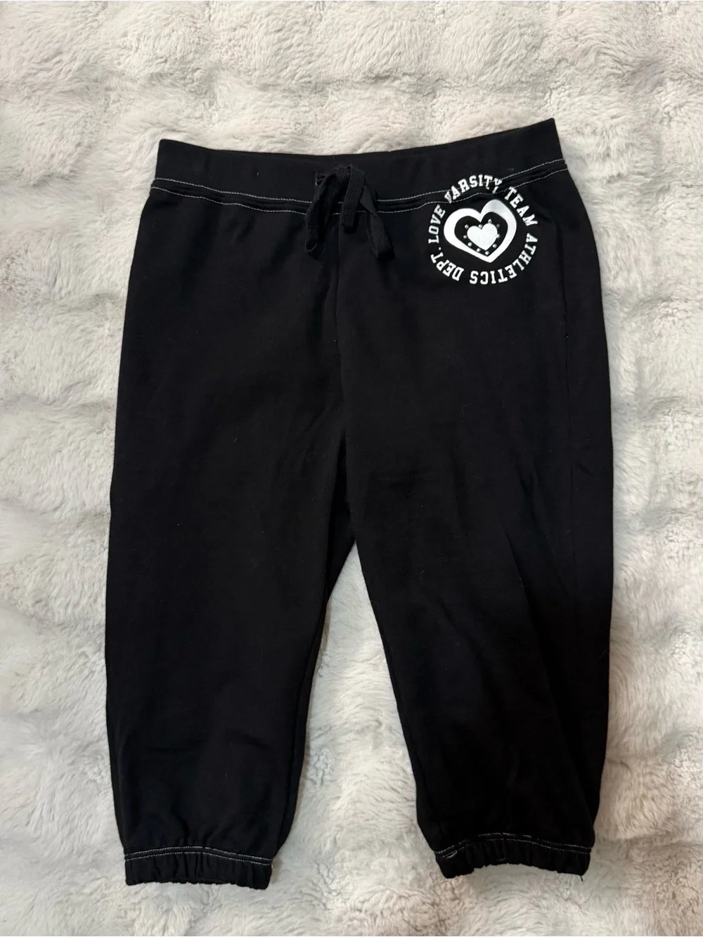 Arizona Jean Company Black Capri Sweatpants with White Heart Graphic